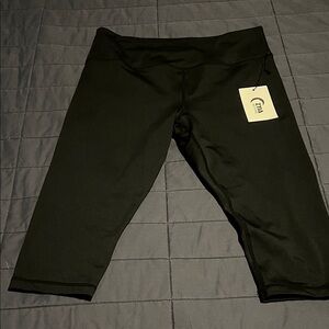 ZYIA Active Black Light n Tight Hi-Rise Crop 17” Legging